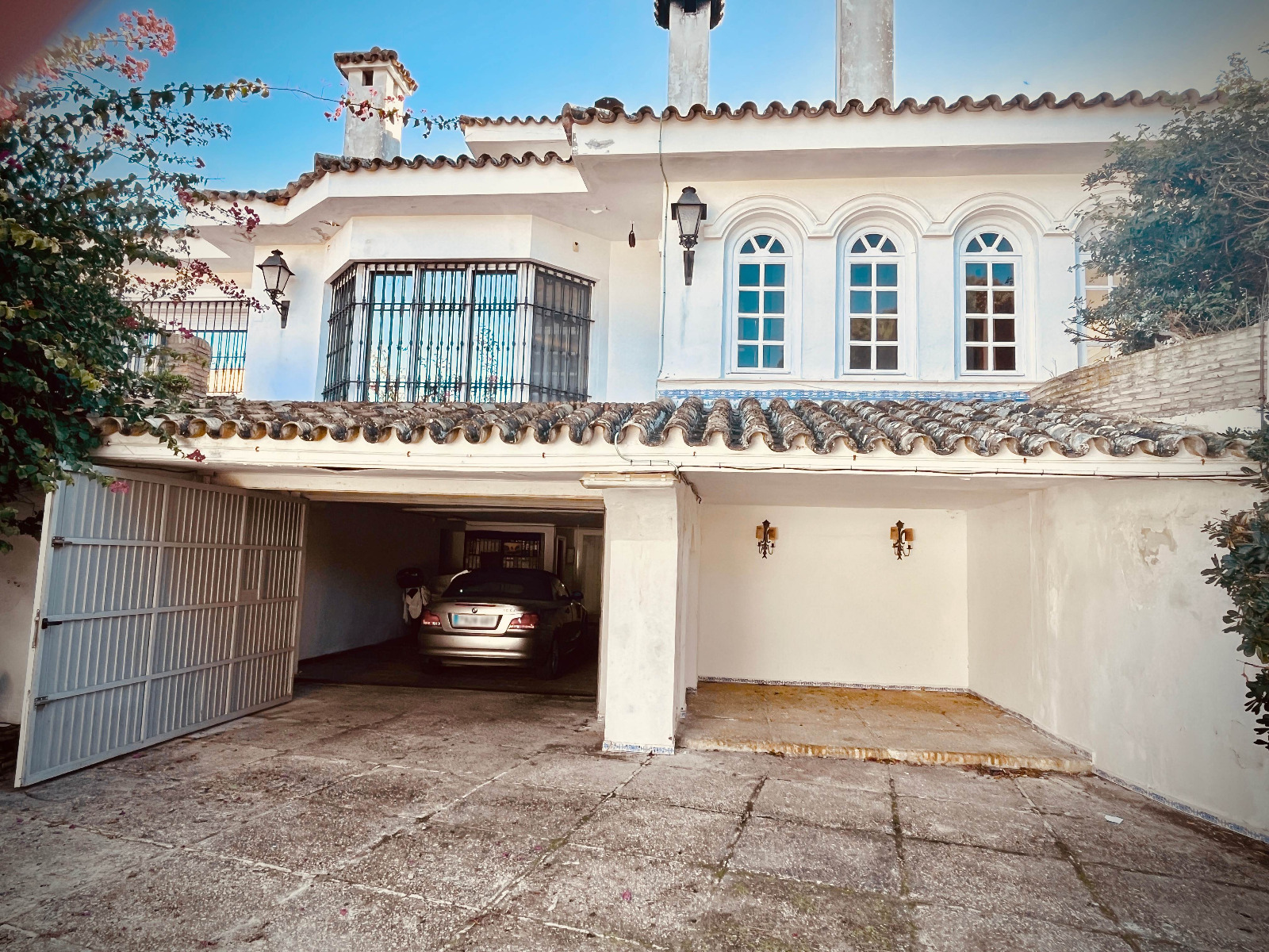 OK Coche puerta garaje exgterior